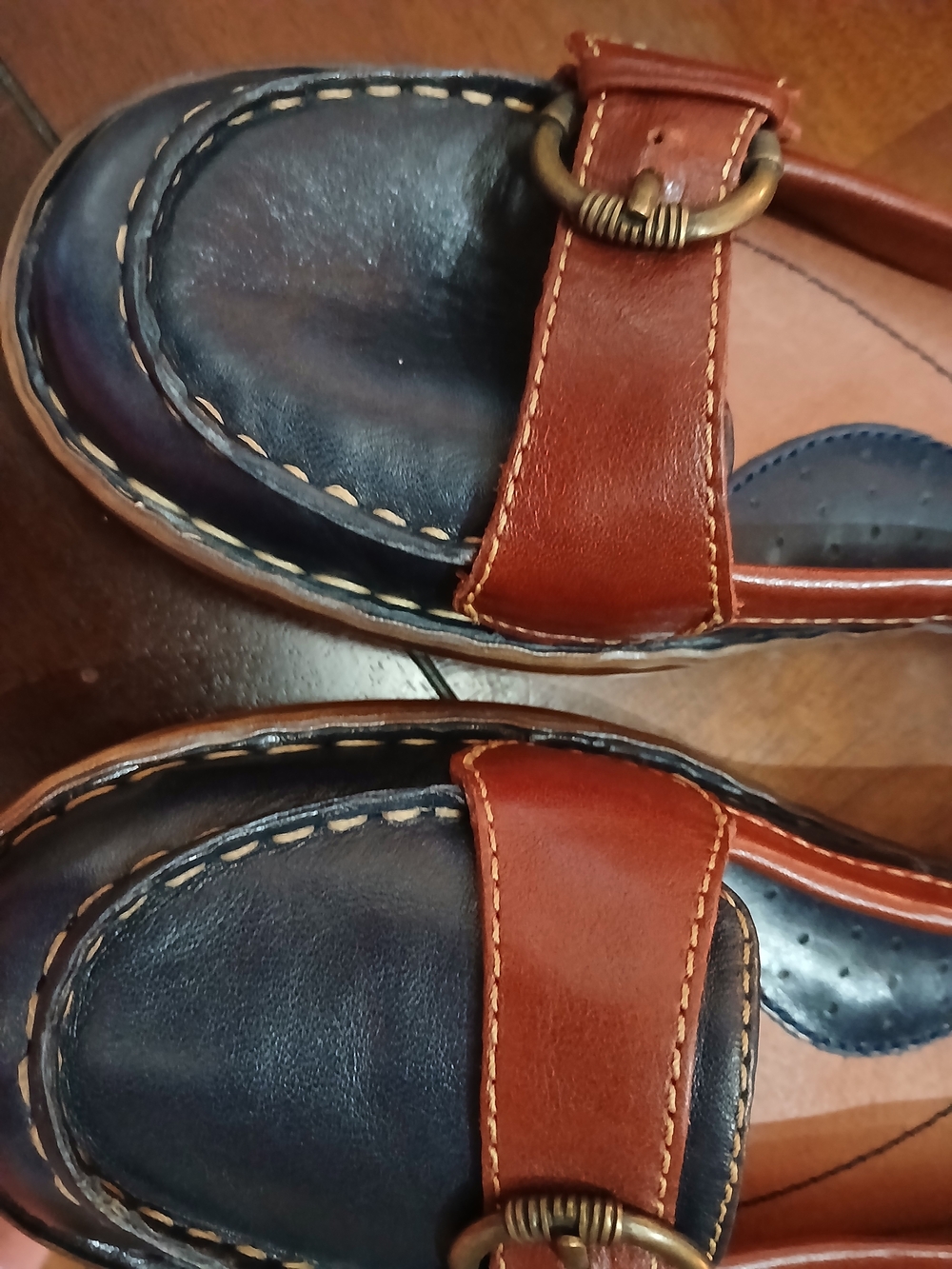 Born Mindy Two-Tone Navy & Cognac Leather Buckle Loafers Size 8 Vintage - Picture 6 of 7